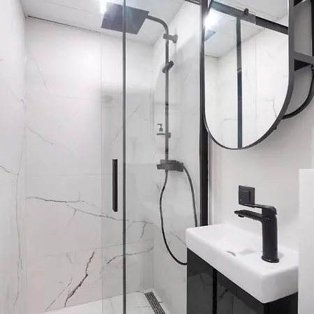 아파트호텔 Airport By Revalhome