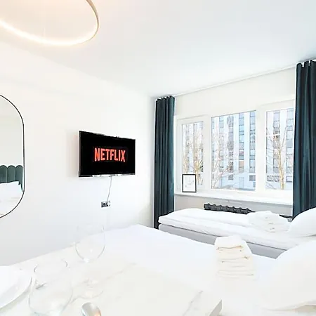 Airport Aparthotel 3*