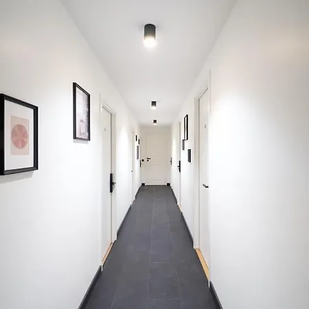 Airport By Revalhome 3*